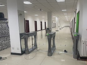河北學(xué)校門禁通道閘安裝